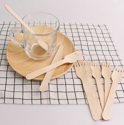 堅くよく使い捨て可能な16cm組の木製のナイフおよびフォークおよびスプーンの食事用器具類セット
