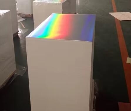 金属化レインボーホログラフィック紙板/ロール 紫外線印刷と包装用紙箱